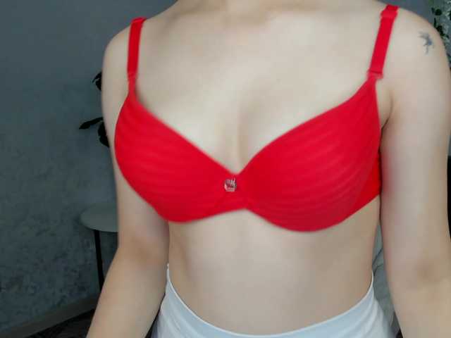 Pink-Freya live cam on BongaCams