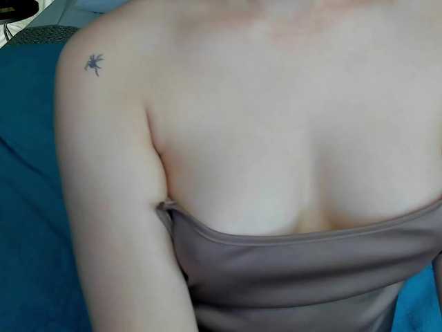 Pink-Freya live cam on BongaCams