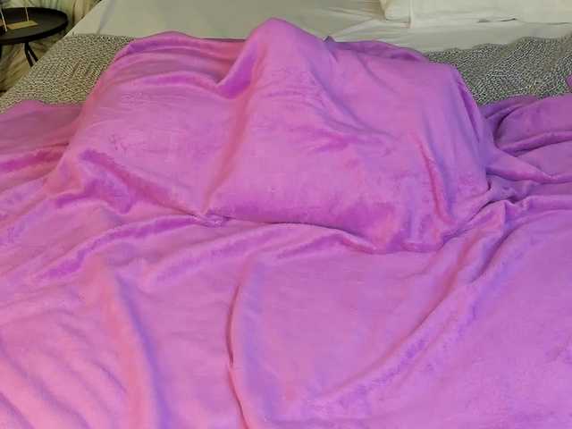 Pink-Freya live cam on BongaCams