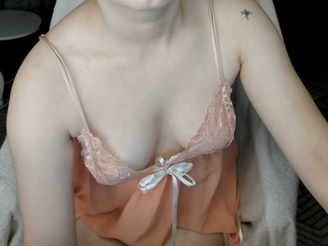 Pink-Freya live cam on BongaCams