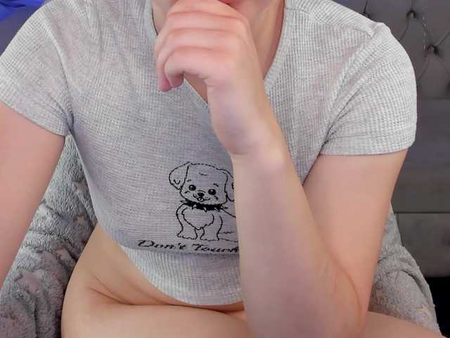 Pink-Freya live cam on BongaCams