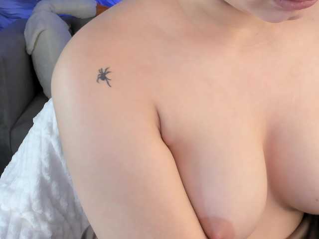 Pink-Freya live cam on BongaCams