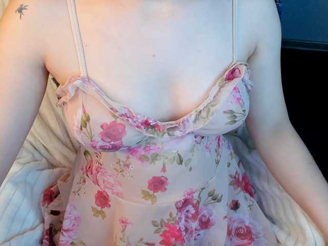 Pink-Freya live cam on BongaCams