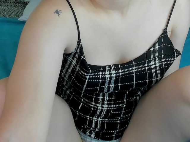 Pink-Freya live cam on BongaCams