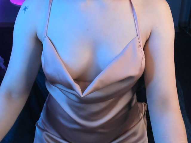 Pink-Freya, live now on BongaCams