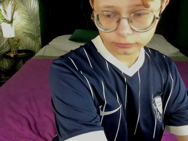 Pink-Freya live cam on BongaCams