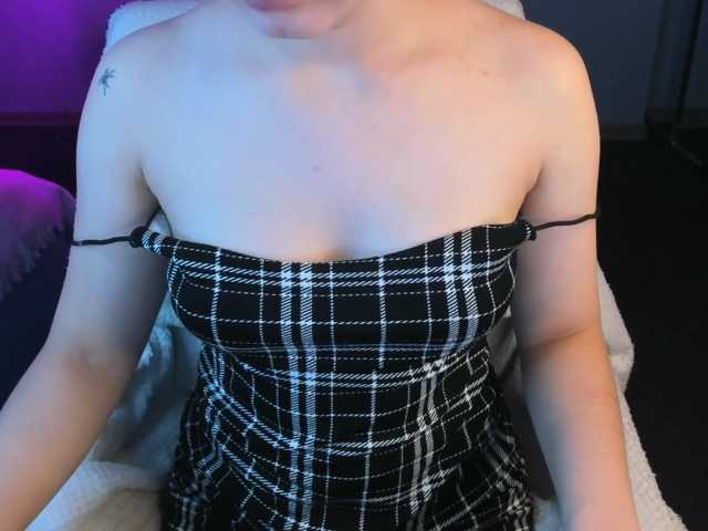 Pink-Freya live cam on BongaCams