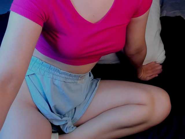 Pink-Freya live cam on BongaCams