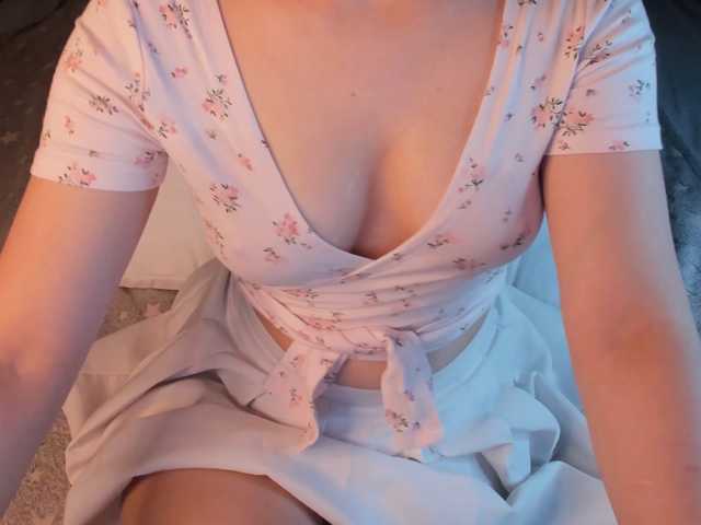 Pink-Freya live cam on BongaCams