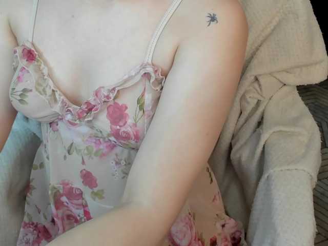 Pink-Freya live cam on BongaCams