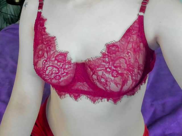 Pink-Freya live cam on BongaCams