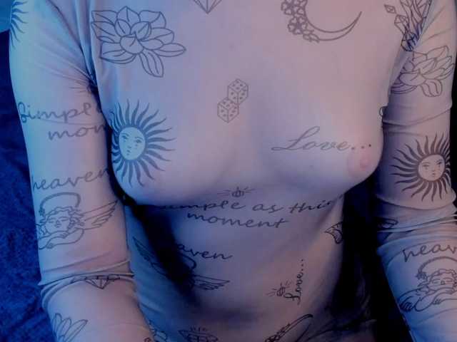 Pink-Freya live cam on BongaCams