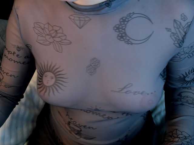 Pink-Freya live cam on BongaCams