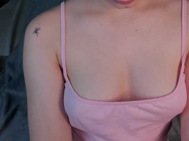 Pink-Freya live cam on BongaCams