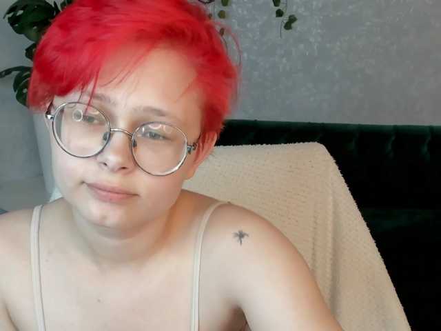 Pink-Freya live cam on BongaCams