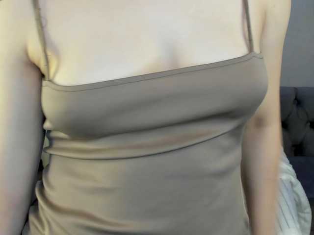Pink-Freya live cam on BongaCams