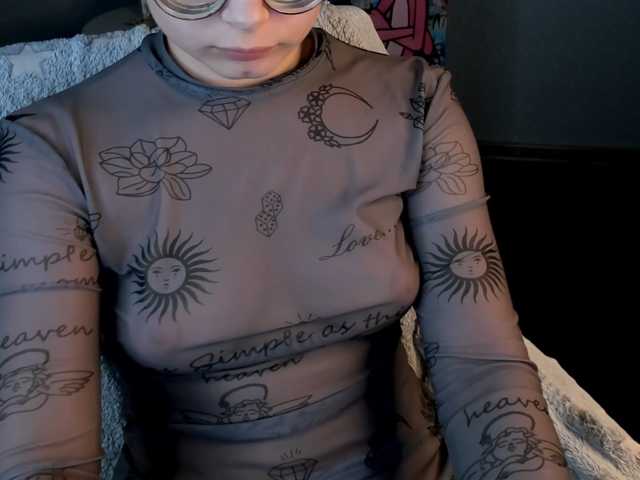 Pink-Freya live cam on BongaCams