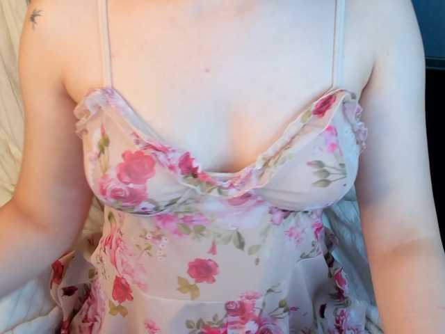 Pink-Freya live cam on BongaCams