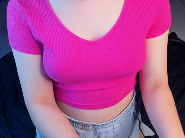 Pink-Freya live cam on BongaCams