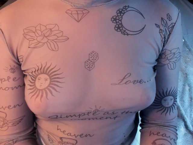 Pink-Freya live cam on BongaCams