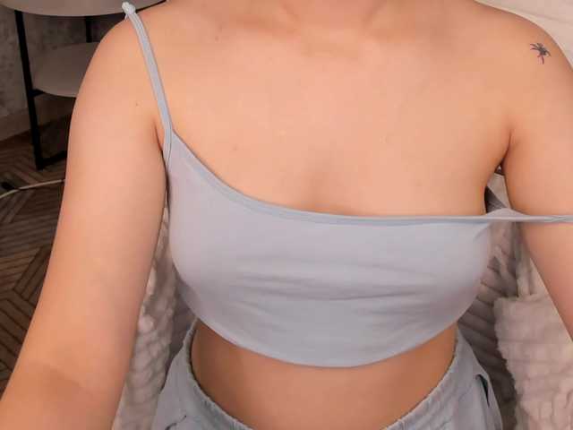 Pink-Freya live cam on BongaCams