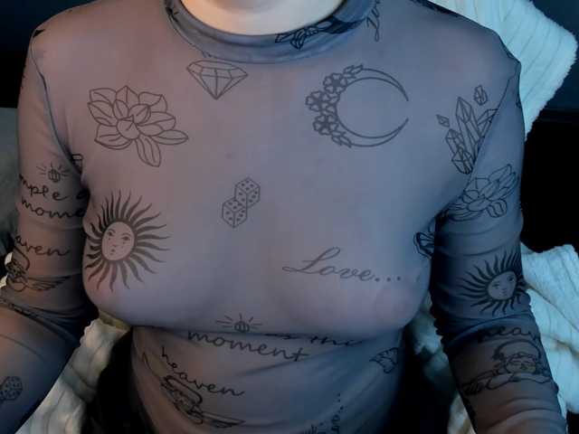 Pink-Freya live cam on BongaCams