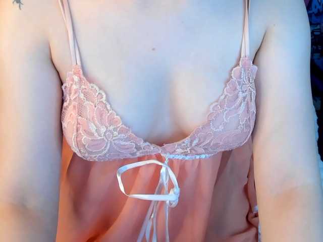 Pink-Freya live cam on BongaCams