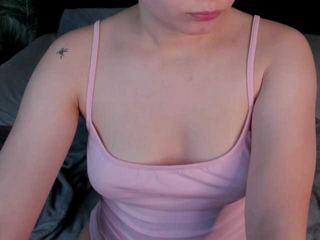 Pink-Freya live cam on BongaCams