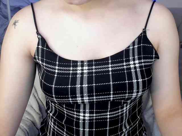 Pink-Freya webcam
