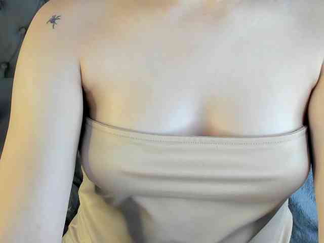 Pink-Freya's webcam live show