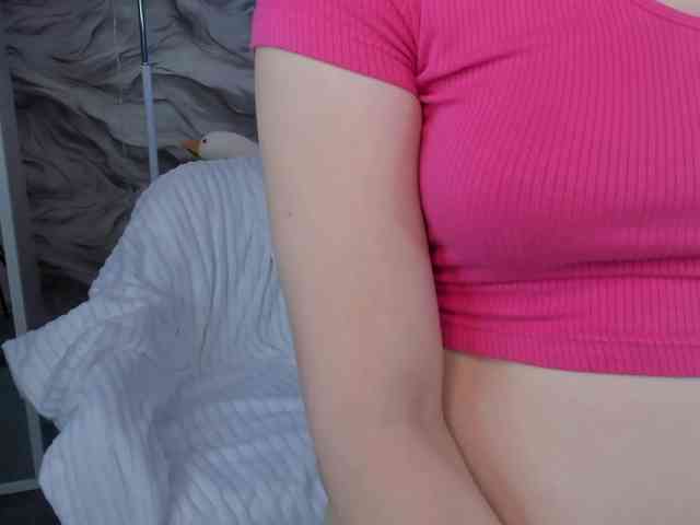 Pink-Freya webcam