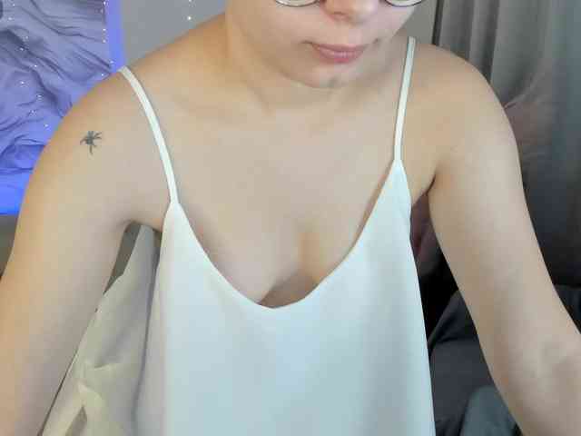 Pink-Freya webcam
