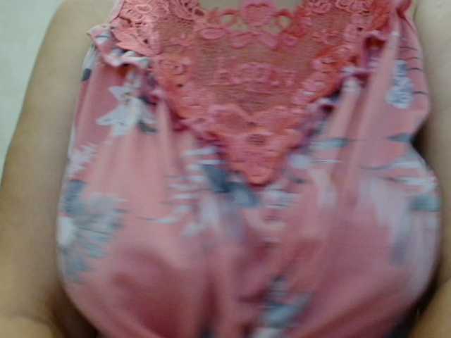 MadaM1, en directo ahora en BongaCams