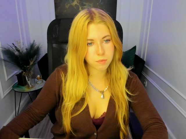SaraMuger live cam on BongaCams