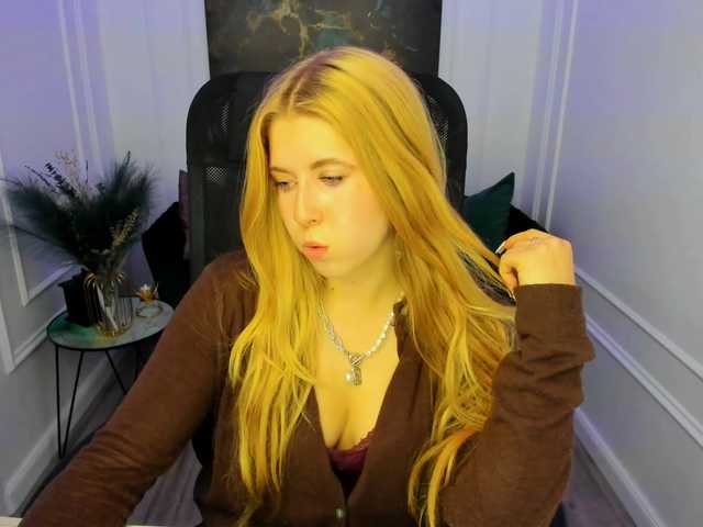 SaraMuger live cam on BongaCams