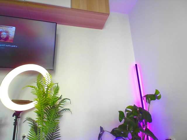 Awesome-Jolie live cam on BongaCams