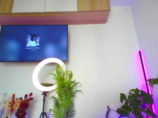 Awesome-Jolie live cam on BongaCams