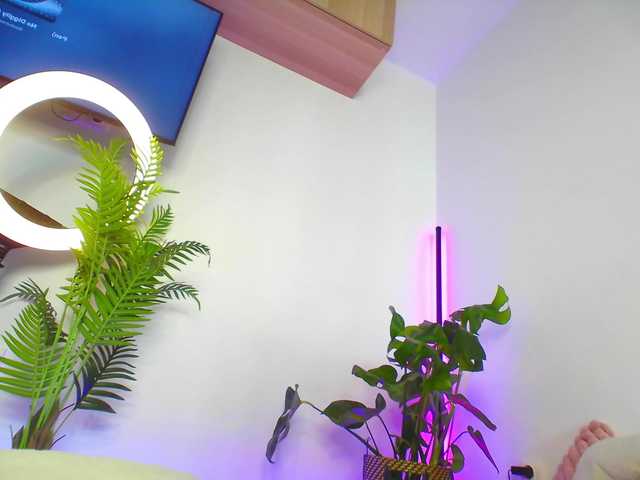 Awesome-Jolie live cam on BongaCams