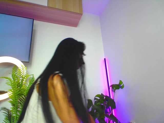 Awesome-Jolie live cam on BongaCams