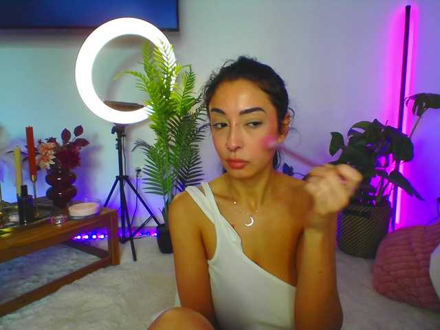 Awesome-Jolie live cam on BongaCams