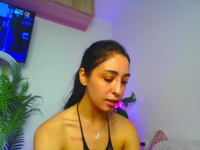 Awesome-Jolie live cam on BongaCams