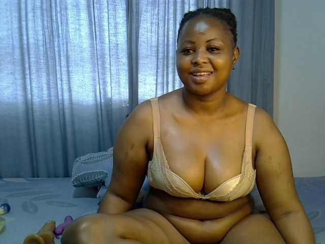 Prettyj live cam on BongaCams