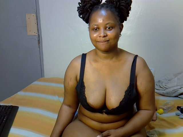 Prettyj live cam on BongaCams
