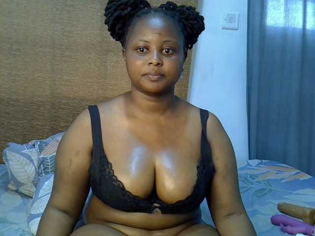 Prettyj live cam on BongaCams
