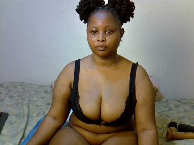 Prettyj, en directo ahora en BongaCams
