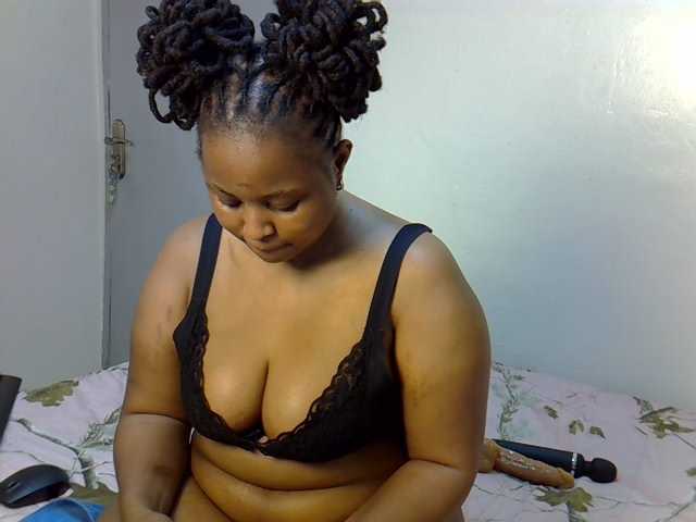Prettyj live cam on BongaCams