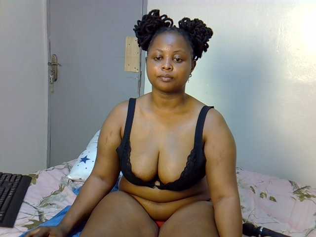 Prettyj live cam on BongaCams
