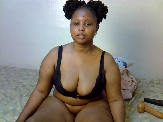 Prettyj, en vivo ahora en BongaCams
