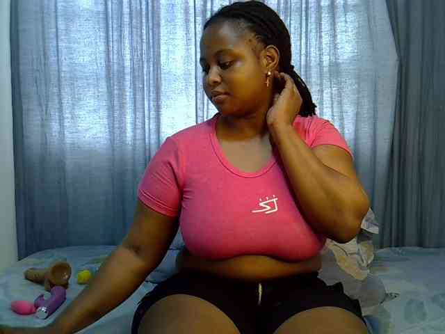 Prettyj's webcam live show
