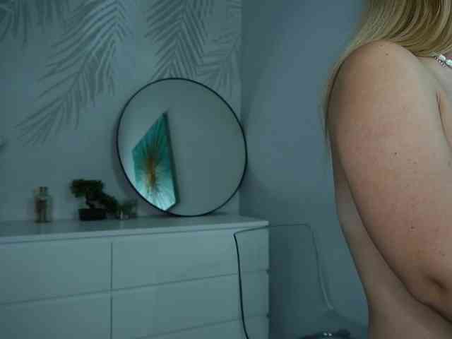 CandyRushhh webcam
